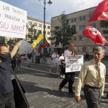 Tarp eitynių „Lietuvių gyvybės svarbios“ dalyvių – ir pagarsėjusi mokytoja