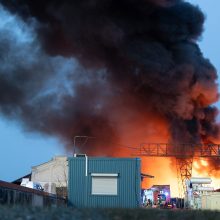 „Lietuvos geležinkeliai“ skaičiuoja žalą dėl gaisro, svarstoma nutraukti sutartį su nuomininke