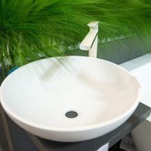 Vonios kambarius įsirenginėja tarsi mini SPA: jie – erdvūs ir komfortiški