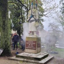 Kėdainių rajone nukeliami du paminklai sovietų kariams