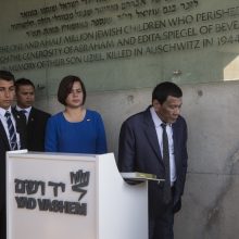 Save su Hitleriu palyginęs R. Duterte Holokausto memoriale nuomonę pakeitė