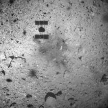 Japonijos zondas „Hayabusa2“ nusileido ant tolimo asteroido