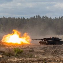 A. Anušauskas sako, kad Lietuva rinkosi tarp vokiškų, amerikietiškų ir Pietų Korėjos tankų