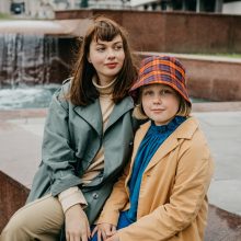 Nuostata: viena pirmųjų Lietuvoje pradėjusi rašyti tinklaraštį apie vaikų ir tėvų ryšį A.Jūrė pabrėžia, kad svarbu žiūrėti į vaikus kaip į lygiaverčius sau. Tai ji daro ir bendraudama su dukra Ūla.