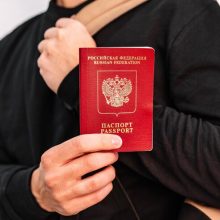 Rusija teigia okupuotose Ukrainos teritorijose išdavusi 1,5 mln. pasų