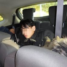 Pasieniečių „laimikis“: latviai automobiliuose gabeno 12 nelegalių migrantų