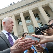 Pentagono vadovas: į JAV rinkimus galėjo kištis ne vien Rusija