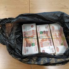 Muitininkų „laimikis“: iš kontrabandininkų atėmė 3 mln. rublių ir 200 tūkst. eurų