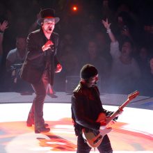 Bono atgavo balsą: grupė U2 tęsia savo pasirodymus