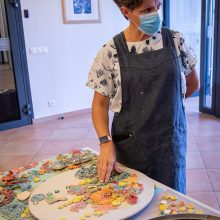 Delfinų terapijos centre – beveik šimto žmonių kurtas keramikos pano