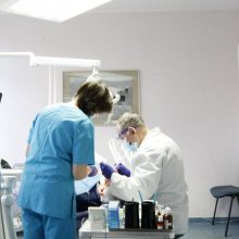 Vokeliuose atlyginimus mokėjusi odontologijos klinika atlygino žalą: turėjo sumokėti 35 tūkst. eurų