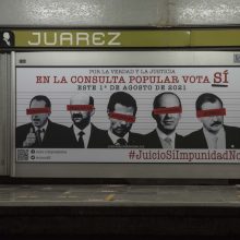 Meksikiečiai balsuoja referendume dėl buvusių prezidentų baudžiamojo persekiojimo