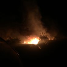 Karmėlavoje – didžiulis gaisras: liepsnas gesino sustiprintos ugniagesių pajėgos