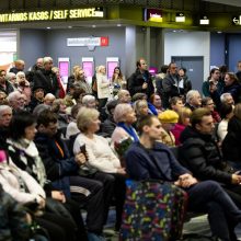 Kauno autobusų stotyje skambėjo kalėdinės dainos