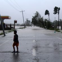 Filipinus siaubiant taifūnui „Yutu“ evakuoti tūkstančiai žmonių