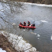 Skaudžios nelaimės atgarsiai: Neryje vis dar ieškomas dviratininkų trenerio kūnas