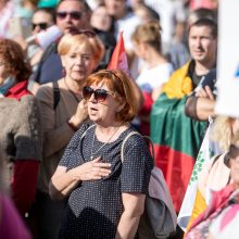 Vilniuje – tūkstantinis protestas: su plakatais „Ne gyvulių pasui“ ir „Dž. Sorošą lauk iš Lietuvos“