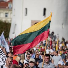 Vilniuje – tūkstantinis protestas: su plakatais „Ne gyvulių pasui“ ir „Dž. Sorošą lauk iš Lietuvos“