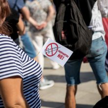 Vilniuje – tūkstantinis protestas: su plakatais „Ne gyvulių pasui“ ir „Dž. Sorošą lauk iš Lietuvos“