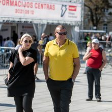 Vilniuje – tūkstantinis protestas: su plakatais „Ne gyvulių pasui“ ir „Dž. Sorošą lauk iš Lietuvos“