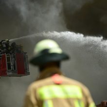 Berlyne užsidegė prekybos centras, dūmai matyti už kelių kilometrų