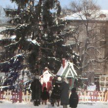 Pasipuošė: naujametė eglutė dabartinėje Vienybės aikštėje. 1968 m. ir 1969 m.