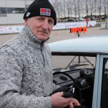 Šalies automobilių sporto veteranai Kauno rajone pasidžiaugė „mažuoju Dakaru“