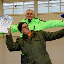 Šalies automobilių sporto veteranai Kauno rajone pasidžiaugė „mažuoju Dakaru“