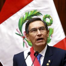 Peru prezidentas siūlo surengti pirmalaikius rinkimus „institucijų krizei“ užbaigti 