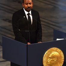 Etiopijos premjeras atsiėmė Nobelio taikos premiją: ragino vienytis prieš neapykantą