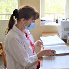 Gyd. akušerė ginekologė Edita Rupšienė sako, kad mediko darbe svarbu tvarkinga dokumentacija.