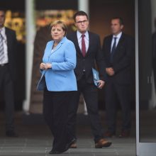 Istorija kartojasi: A. Merkel ištiko trečias per mėnesį drebulio priepuolis