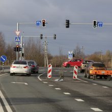 Rekonstravo: Liepų ir Joniškės gatvių sankryžoje vairuotojai turi 3–4 sekundes posūkiui į kairę, nors antroji eismo juosta uždaryta, kai ir ja galėtų būti sukama kairėn.