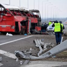 Autobuso avariją Lenkijoje išgyvenę 24 ukrainiečiai grįžo į tėvynę