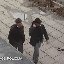 Vilniaus policija ieško vaizdo kameromis užfiksuotų vaikinų: gal atpažįstate?