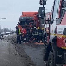 Marijampolėje – dviejų vilkikų avarija: A5 kelias uždarytas iš abiejų pusių