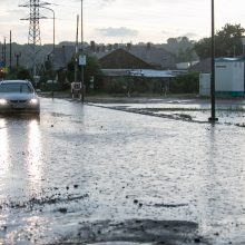 Dėl liūties ir audros elektros neturi apie 5 tūkst. vartotojų 