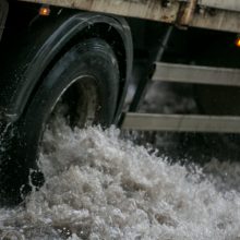 Dėl liūties ir audros elektros neturi apie 5 tūkst. vartotojų 