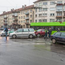 „Aklųjų“ sankryžoje – ir vėl avarija: nukentėjo žmogus 