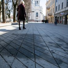 Neatsakingumo viršūnė: po mugės – prišnerkštas naujasis Laisvės alėjos grindinys