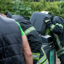 Į konteinerį išmesto šunelio gelbėjimo operacija – bevaisė 