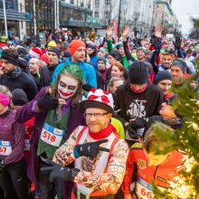 Kalėdiniame Vilniaus bėgime – kaip niekad spalvingas būrys dalyvių