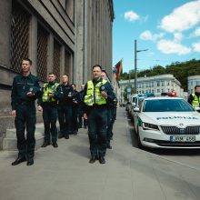 Kauno policijos pareigūnai pagerbė žuvusį kolegą: sustojo simbolinei minutei