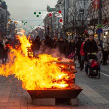 Sostinės centre suliepsnojo 30 laužų