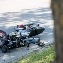 Per avariją Jonavos gatvėje nukentėjo motociklininkas