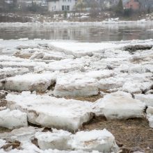 Grėsmė tolsta: Neryje vanduo nebekyla, potvynio nenusimato