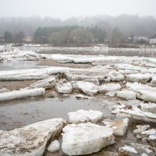 Grėsmė tolsta: Neryje vanduo nebekyla, potvynio nenusimato