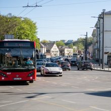 Sugrįžę rugsėjo spūstys nervus gadina ir mokiniams: vėluoja į pamokas