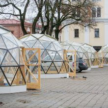 Į viršų stiebiasi Kauno kalėdinės eglutės karkasas: netrukus atkeliaus ir dekoracijos