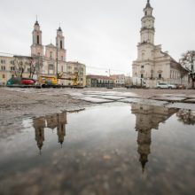 Į viršų stiebiasi Kauno kalėdinės eglutės karkasas: netrukus atkeliaus ir dekoracijos